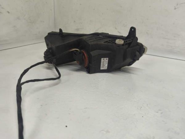 FEU ANTIBROUILLARD DROIT VW  - Vue 2